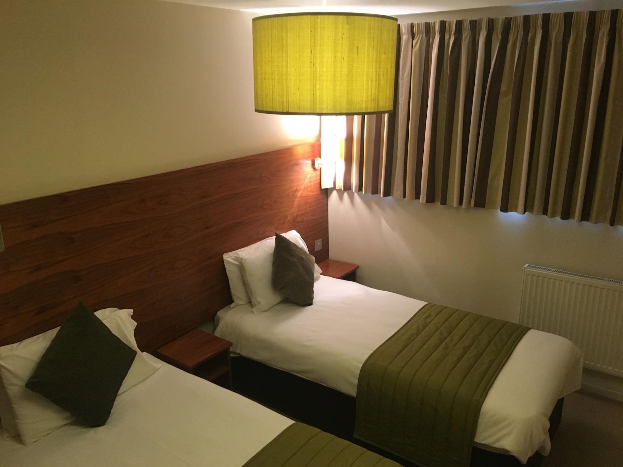 Stockwood Hotel - Luton Airport Bagian luar foto