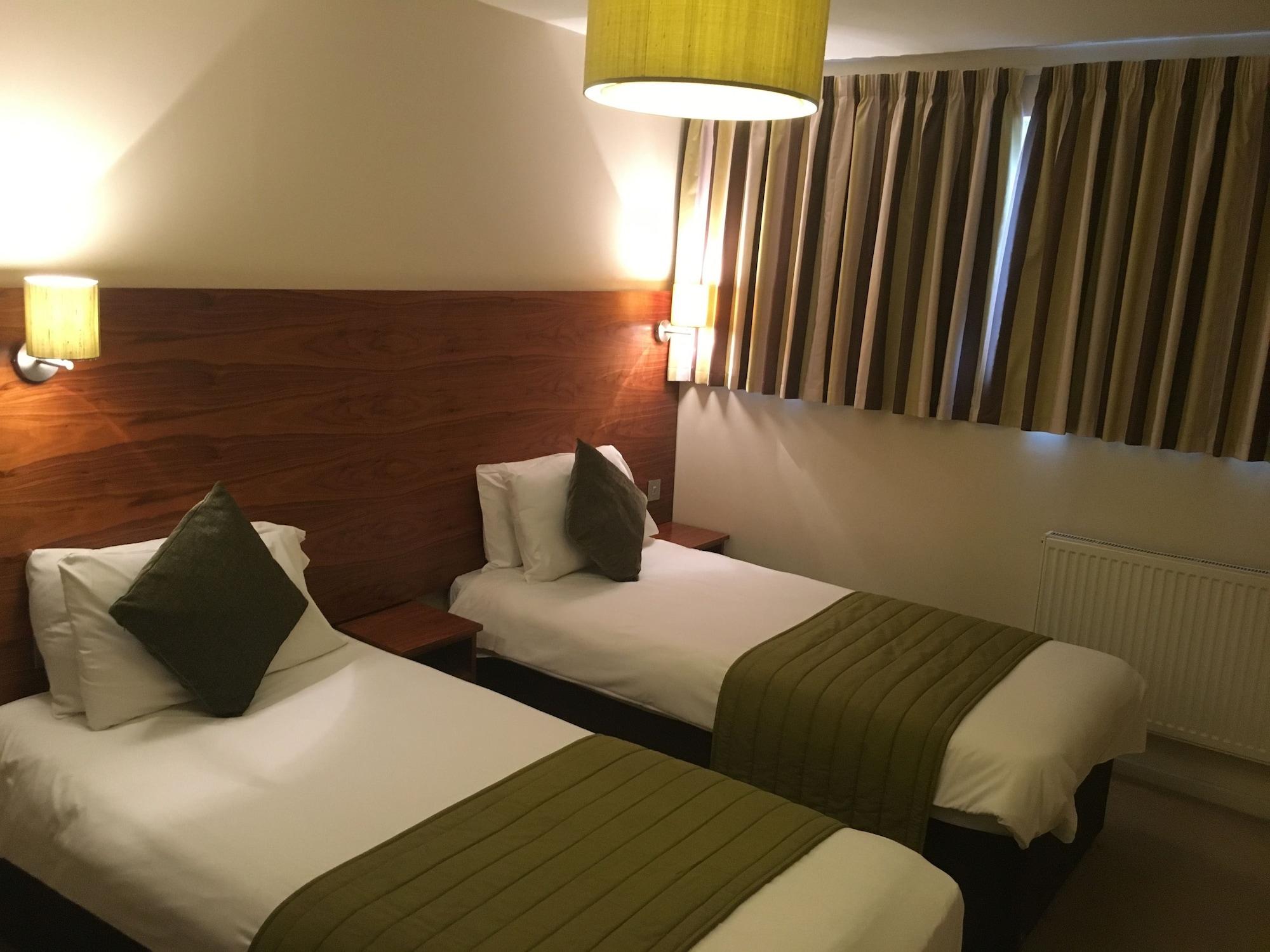 Stockwood Hotel - Luton Airport Bagian luar foto