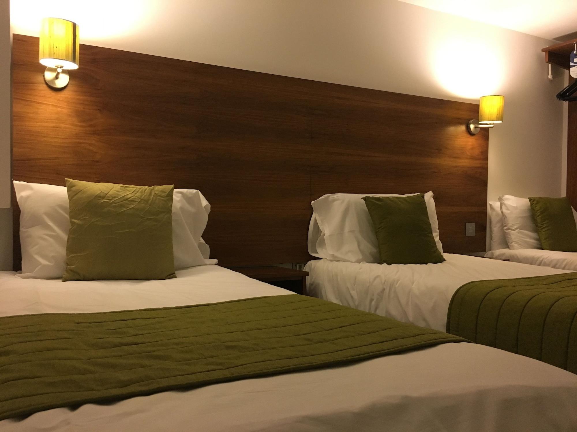 Stockwood Hotel - Luton Airport Bagian luar foto