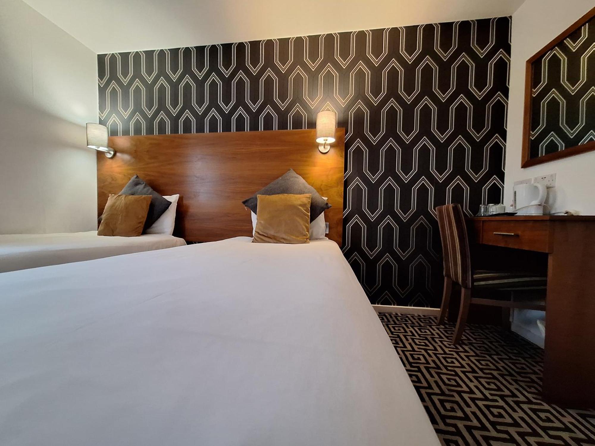 Stockwood Hotel - Luton Airport Bagian luar foto
