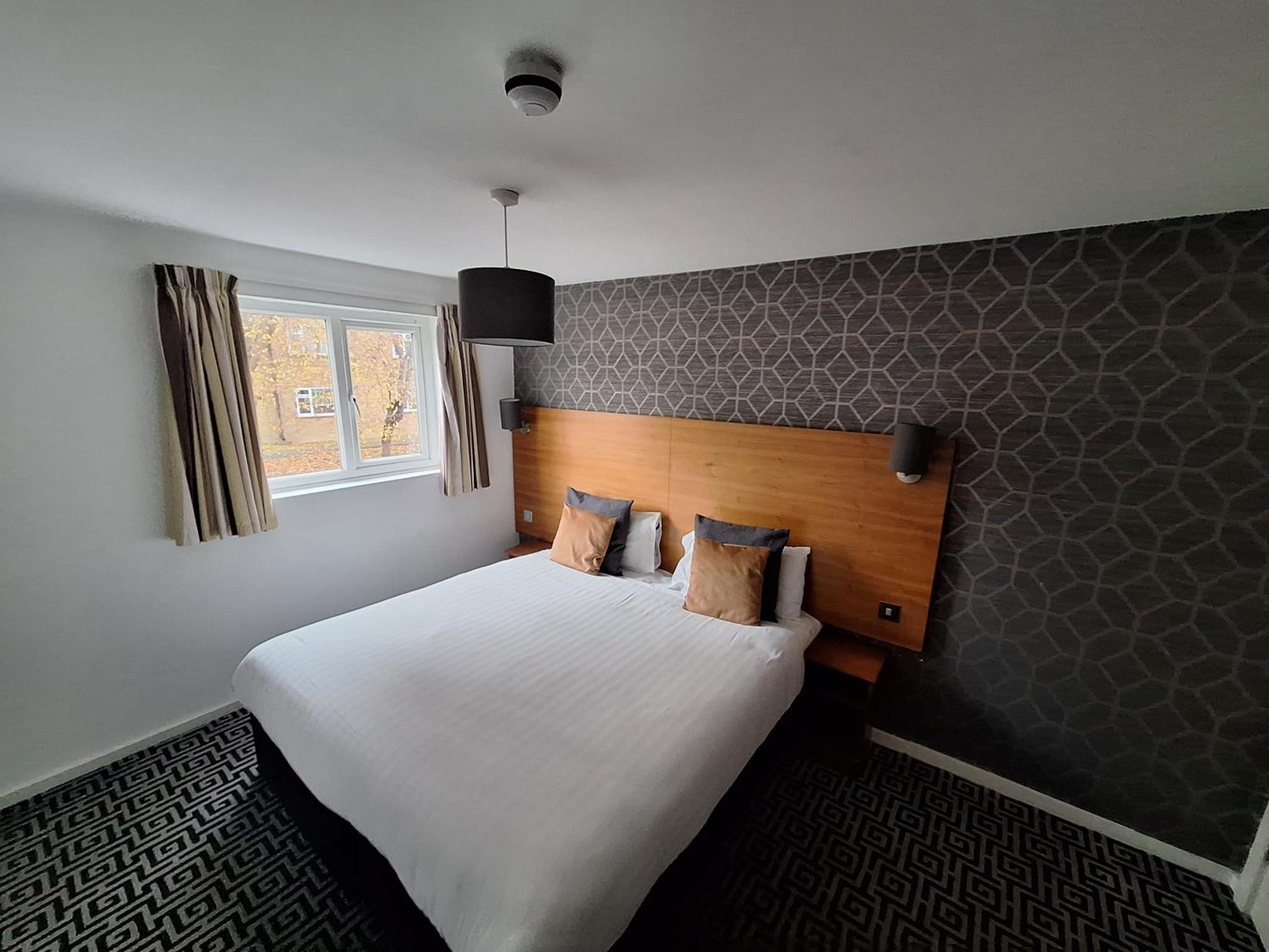 Stockwood Hotel - Luton Airport Bagian luar foto