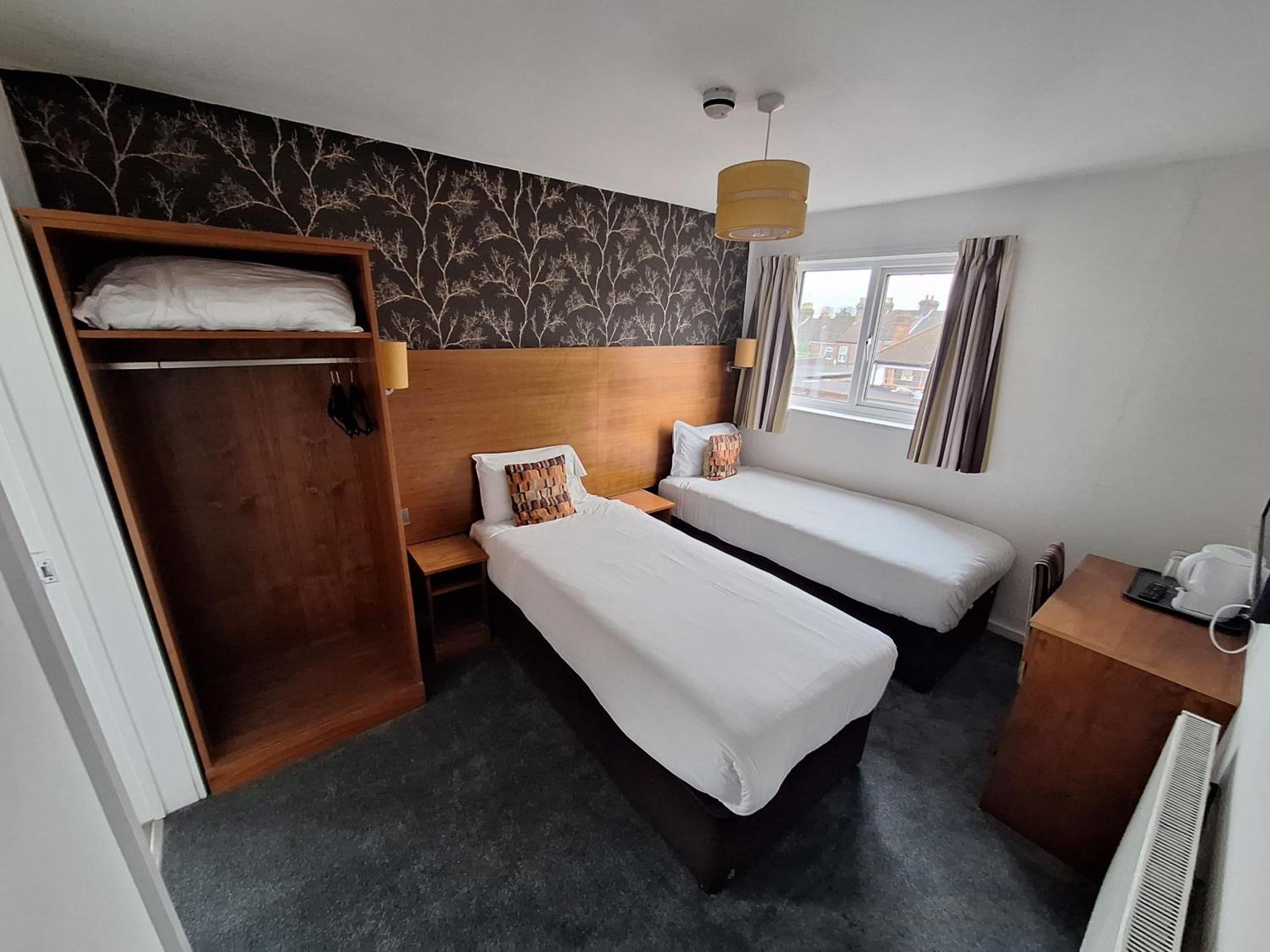 Stockwood Hotel - Luton Airport Bagian luar foto