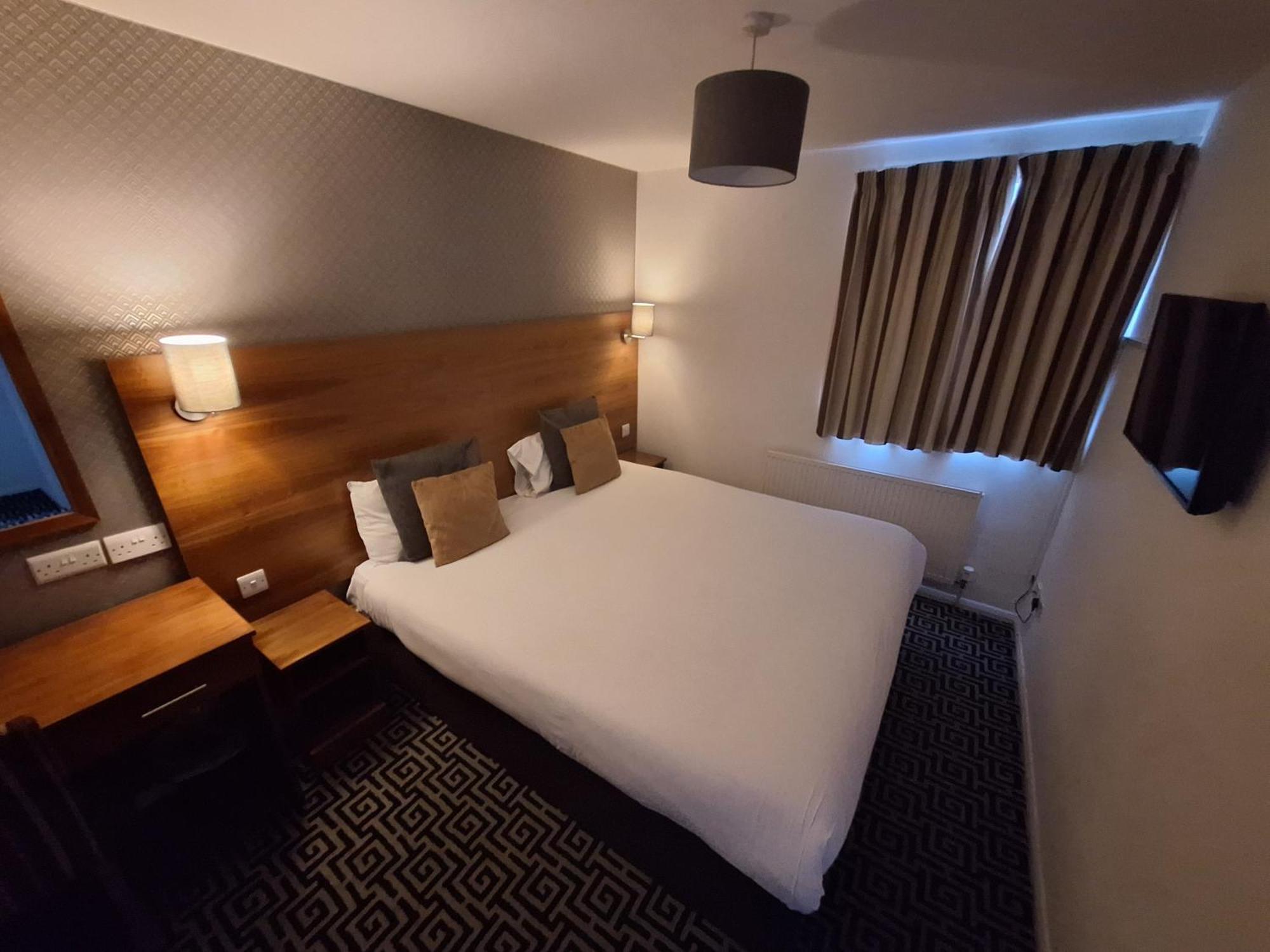 Stockwood Hotel - Luton Airport Bagian luar foto