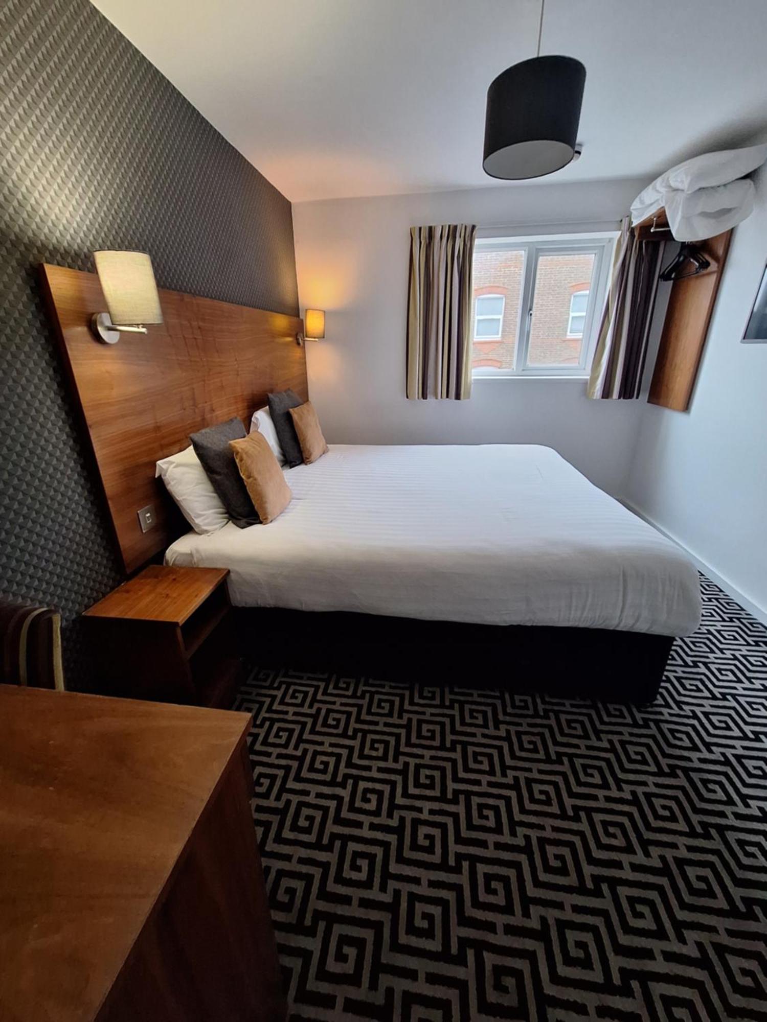 Stockwood Hotel - Luton Airport Bagian luar foto