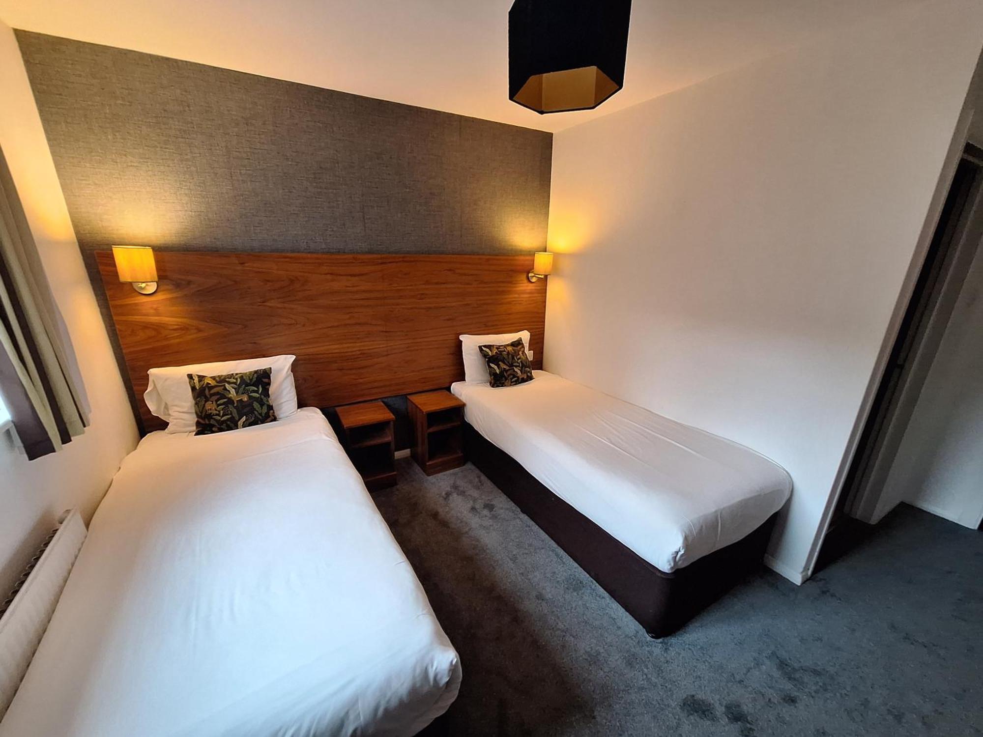 Stockwood Hotel - Luton Airport Bagian luar foto