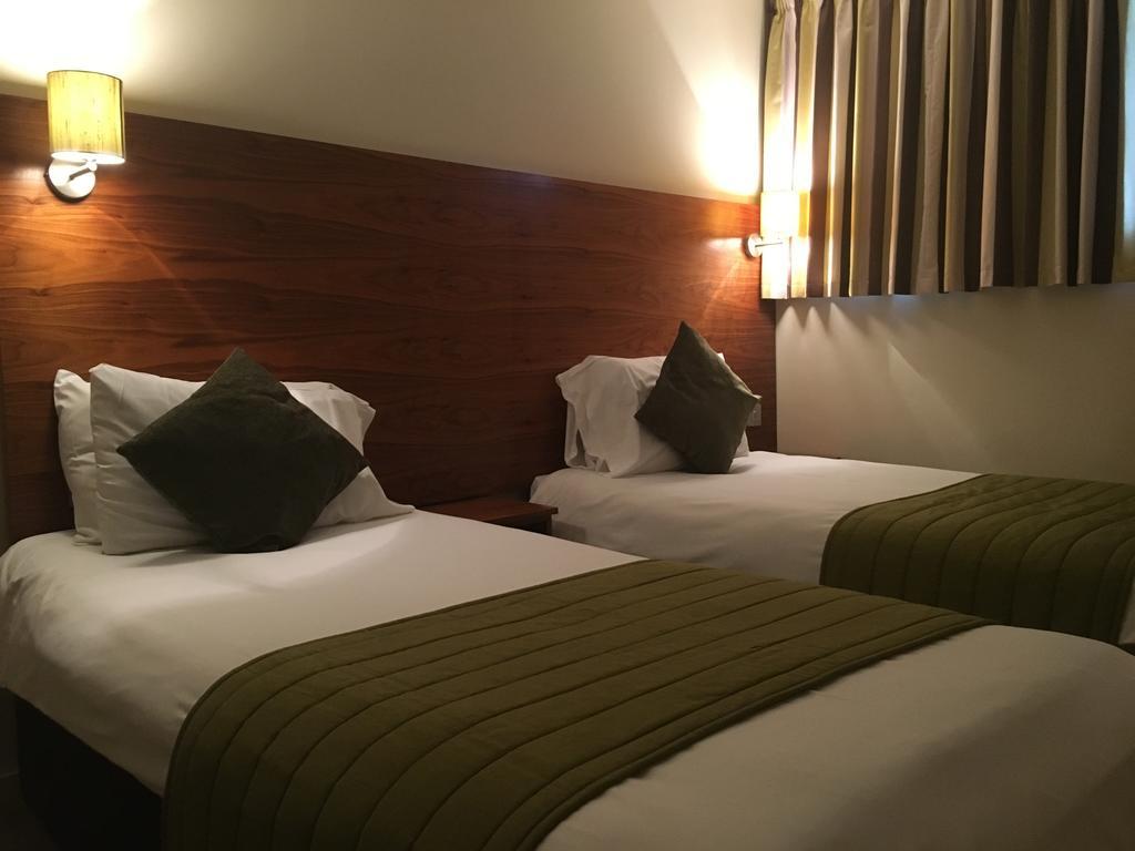 Stockwood Hotel - Luton Airport Bagian luar foto
